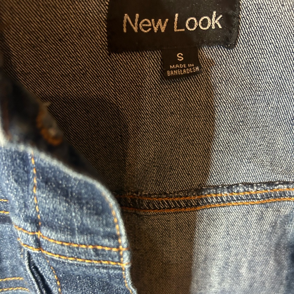 Jean jacket. - Picture 3 of 3
